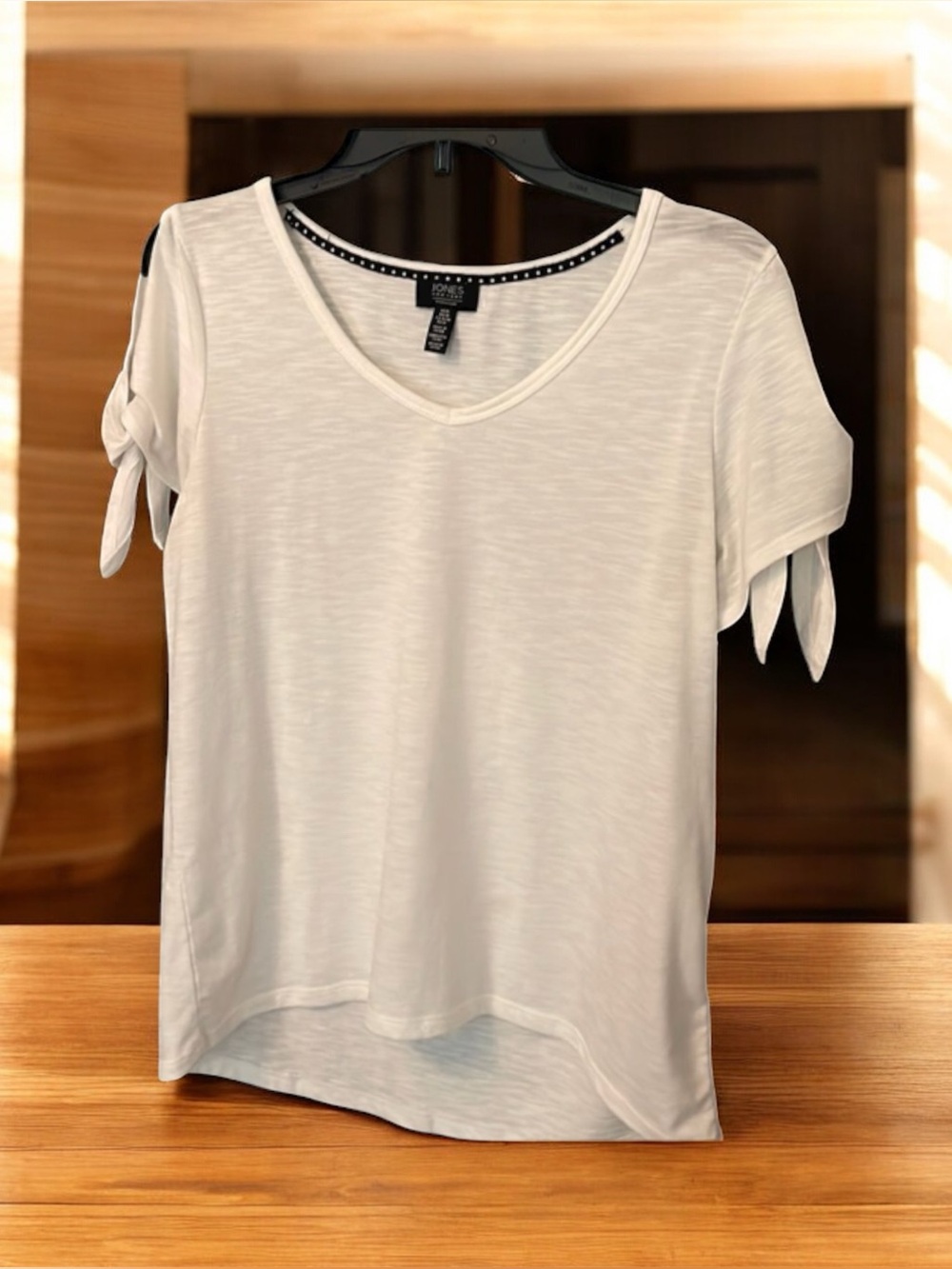 Jones New York White Cold shoulder comfortable T-shirt - M - NWOT